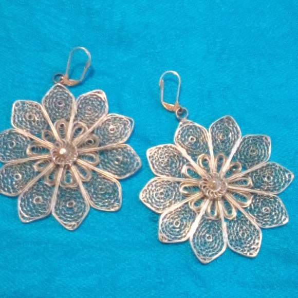 Vintage Jewelry - Vintage Flower Earrings